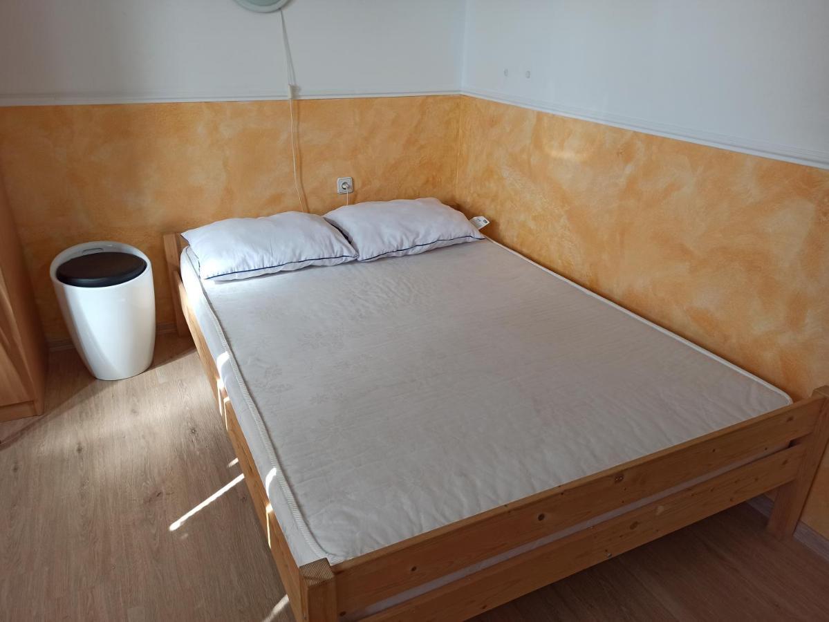 Aniko Apartmanhaz Balatonfoldvar Bagian luar foto