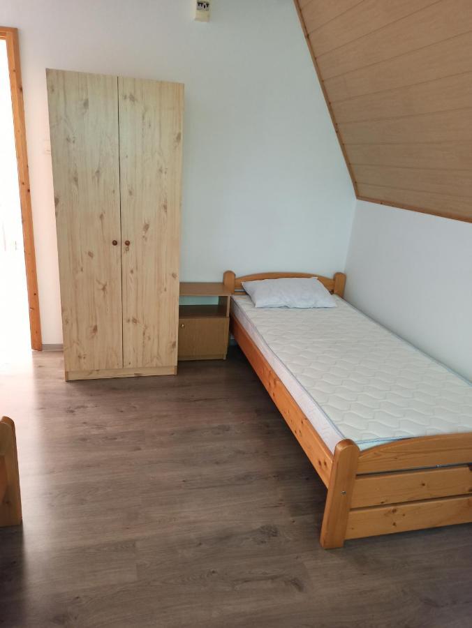 Aniko Apartmanhaz Balatonfoldvar Bagian luar foto