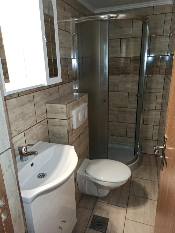 Aniko Apartmanhaz Balatonfoldvar Bagian luar foto