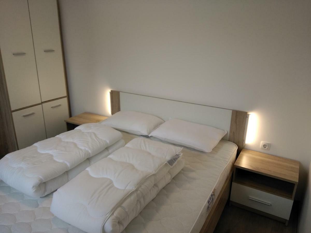 Aniko Apartmanhaz Balatonfoldvar Bagian luar foto